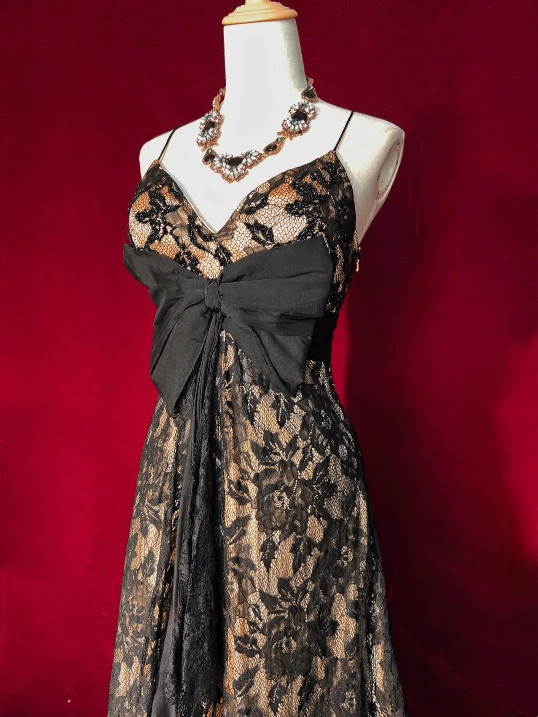 Modest Prom Dresses A line Spaghetti Strap Black Lace With Ruffled Long Evening Outfits N3438
