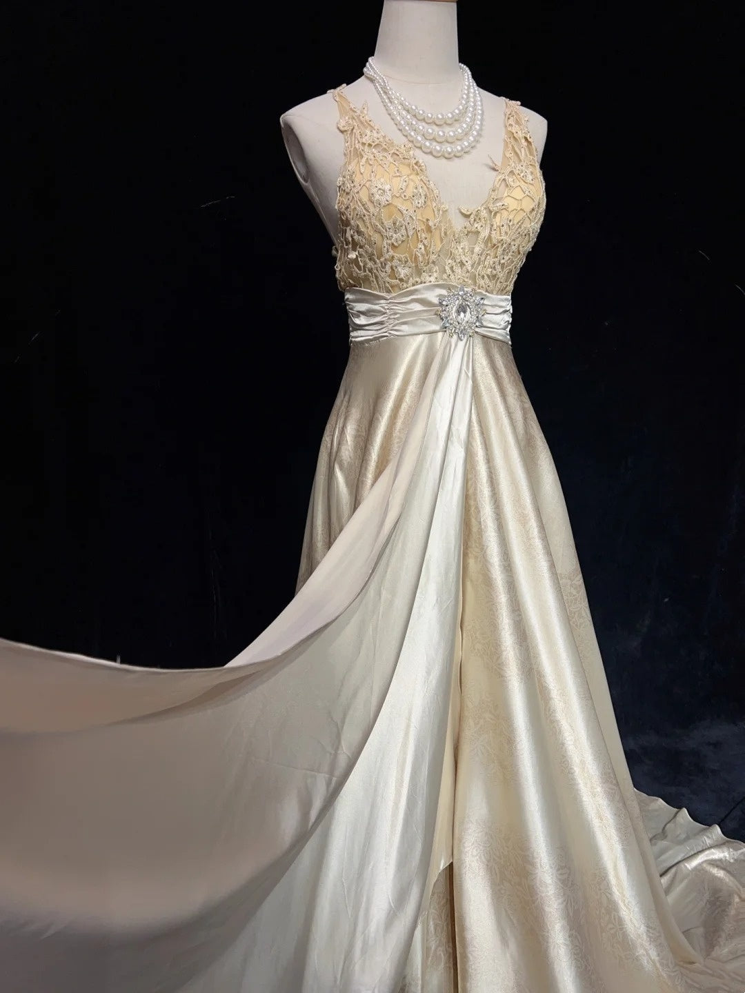 Beautiful Prom Dresses Inspo A Line Halter Champagne Satin With Lace Long Women Formal Dress N3198
